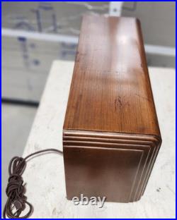 Philco Art Deco Table Top Radio Model 38-17 1938 Wooden Cabinet