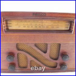 Philco Model 40-140 Wood Tube Table Radio AM and Two SW Bands Circa 1940 Vintage