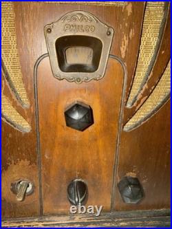 Philco Tombstone Table Top Tube Radio Antique Vintage Wood
