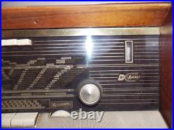 Philips Vintage B5X84A Tube Radio for parts or repair. AS IS