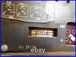 Philips Vintage B5X94A/64 Tube Radio for parts or repair. AS IS. Power On Tested