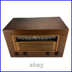 RARE Vintage 1947 Majestic Wood Tabletop Tube Radio