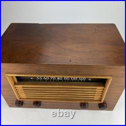 RARE Vintage 1947 Majestic Wood Tabletop Tube Radio