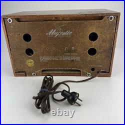 RARE Vintage 1947 Majestic Wood Tabletop Tube Radio