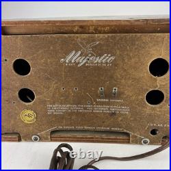 RARE Vintage 1947 Majestic Wood Tabletop Tube Radio