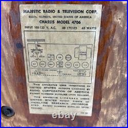 RARE Vintage 1947 Majestic Wood Tabletop Tube Radio