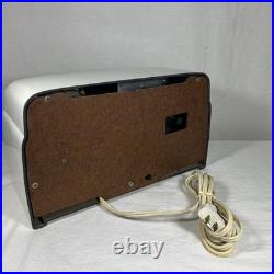 (RARE) Vintage 1950'S Crosley D-25WE Dashboard Bakelite Tube Clock Radio White