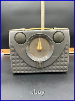 RARE Vintage Grey Zenith Radio H401-G Tube Radio UNTESTED NEEDS NEW CORD