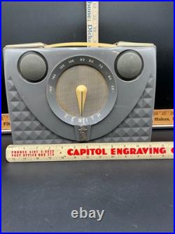 RARE Vintage Grey Zenith Radio H401-G Tube Radio UNTESTED NEEDS NEW CORD
