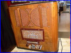 RARE Vintage MID-CENTURY TRUETONE D-1003 TABLETOP TUBE RADIO PITTSBURGH