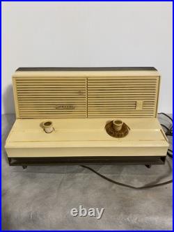RARE Vintage Sylvania Tube Radio Model 5T18 WORKING GREAT Minor Cosmetic Damage