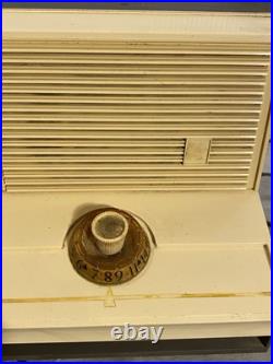 RARE Vintage Sylvania Tube Radio Model 5T18 WORKING GREAT Minor Cosmetic Damage