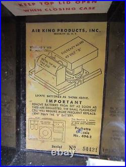 RARE tube radio vintage portable AIR KING bakelite body AM 494-1