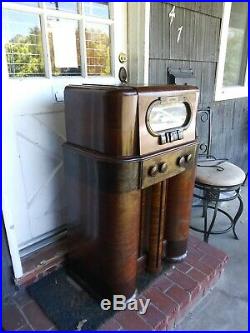 RCA #19K 1938 Superheterodyne Art Deco Console Vintage Wood Vacuum Tube Radio