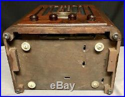 RCA T5-2 Globe Trotter vintage vacuum tube tombstone radio
