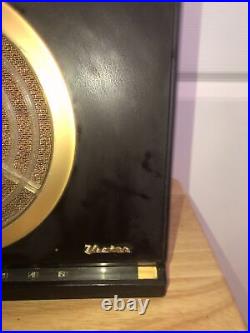 RCA Victor AM Tube Radio 9X-561 Bakelite Golden Throat 40's 50's works