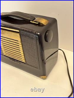 RCA Victor BX-57 Portable Vintage Radio Black with Handle AC/DC RCA Victor BX-57 Portable Vintage Radio Black with Handle AC/DC