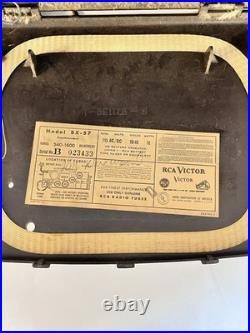 RCA Victor BX-57 Portable Vintage Radio Black with Handle AC/DC