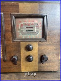 RCA Victor Model 5T6 Vintage Tube Radio AM Shortwave Wood Cabinet Works Tested