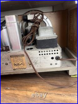RCA Victor Model 5T6 Vintage Tube Radio AM Shortwave Wood Cabinet Works Tested