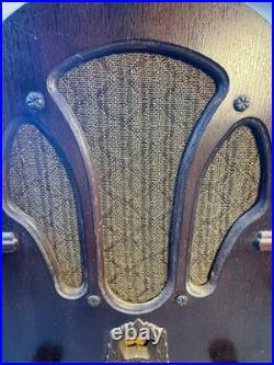 RCA Victor Radiolette R-5 Vintage Cathedral Tube Radio 1930s Wood Cabinet