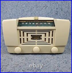 RCA Victor Tube Radio 66X12 AM Golden Throat Off White Vintage 1940s MCM Works