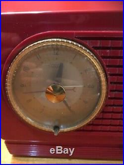 RCA Victor mid century modern tube radio vintage radio red burgundy