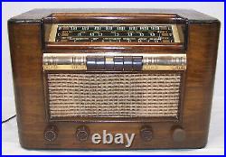 RCA Victor wood vintage tube radio Model 18T Working, displays nicely Multi Band