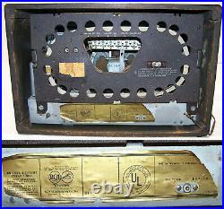 RCA Victor wood vintage tube radio Model 18T Working, displays nicely Multi Band