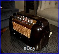 RESTORED Antique Vintage RCA VICTOR 66X1 Tube Bakelite Radio Works Perfect