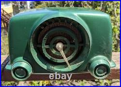 RaRe Vintage CROSLEY Tube RADIO 11-102U Green Bakelite 1951 Working Condition