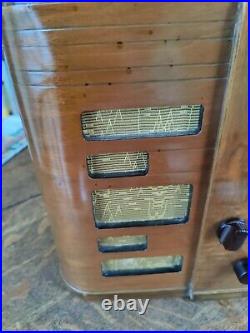 Rare Iconic Vintage Fairbanks-Morse Model 8AT8 Radio Recapped Working