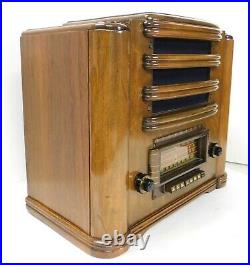 Rare Vintage 1941/42 Silvertone Model 7039 Table Radio Tombstone. Gorgeous