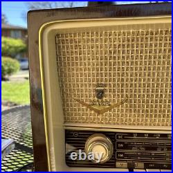 Rare vintage Grundig tube radio model 2028 U made in Western Germany For Repair