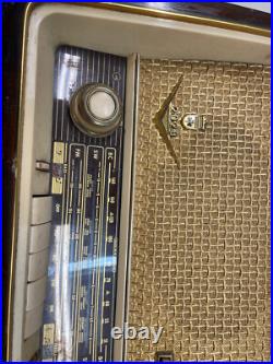 Rare vintage Grundig tube radio model 2028 made in Western Germany Rare vintage Grundig tube radio model 2028 made in Western Germany