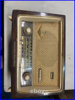 Rare vintage Grundig tube radio model 2028 made in Western Germany Rare vintage Grundig tube radio model 2028 made in Western Germany