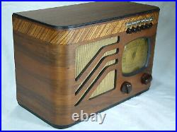 Restored 1939 Philco model 39-7 AM Vintage tube radio with push buttons