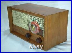 Restored Coranado 5 tube wooden Vintage radio 1950's