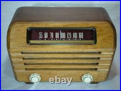 Restored RCA Victor Little Master Vintage tube radio wood 1948