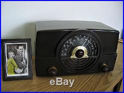 Restored Vintage 1949 Zenith Bakelite AM / FM Table Radio THE ULTIMATE