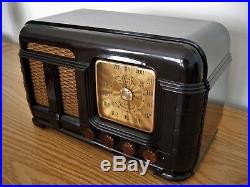 Restored Vintage FADA Model 790 am & fm Bakelite Table Radio MINT CONDITION