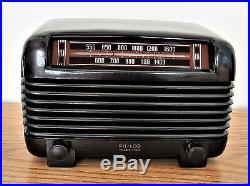 Restored Vintage Philco Bakelite Table Radio from 1948 TRU Classic Styling