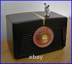 Restored Vintage RCA 8x541 Crystal Dial Bakelite AM Table Radio from 1949