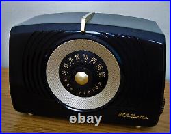 Restored Vintage RCA X-551 Bakelite AM Table Radio from 1951