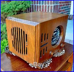 SERVICED Antique Vintage ZENITH CUBE 5R216 wood Deco Tube Radio Works Perfect
