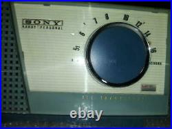 SONY TR-712 Vacuum Tube Radio-like Early Portable Transistor Radio vintage