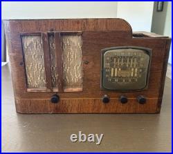 Sentinel 230UL Vintage 1930s-1940s Radio