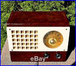 Serviced Near Mint EMERSON 520 Antique Vintage CATALIN Tube Radio Works Perfect