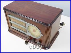 Silvertone 1946 vintage tube radio, partiallly restored, radio works, see photos