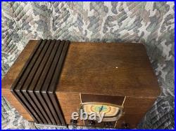 Sparton Vintage Deco Tube Radio